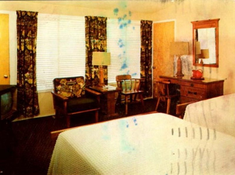 Botsford Inn - Vintage Postcard